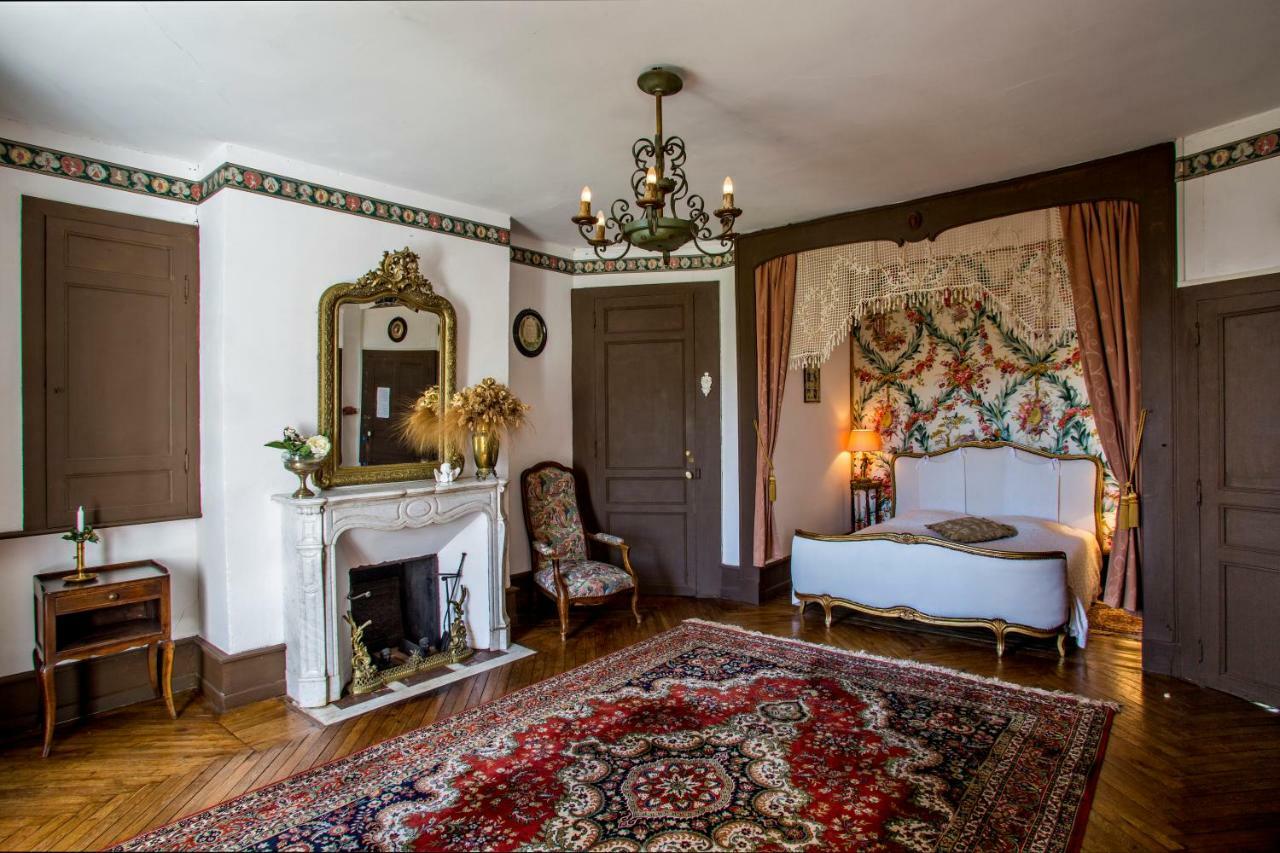 Chateau De Courbelimagne, Raulhac Bagian luar foto