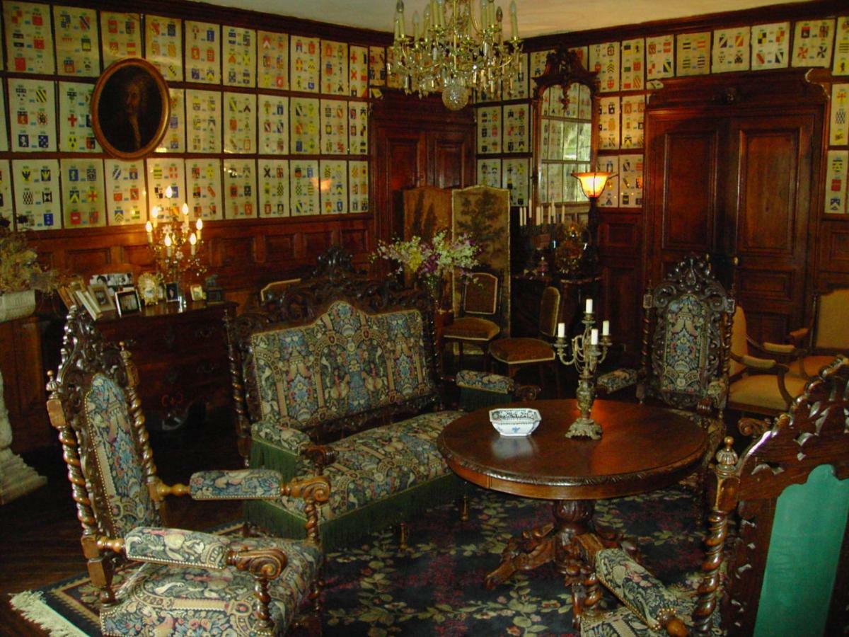 Chateau De Courbelimagne, Raulhac Bagian luar foto