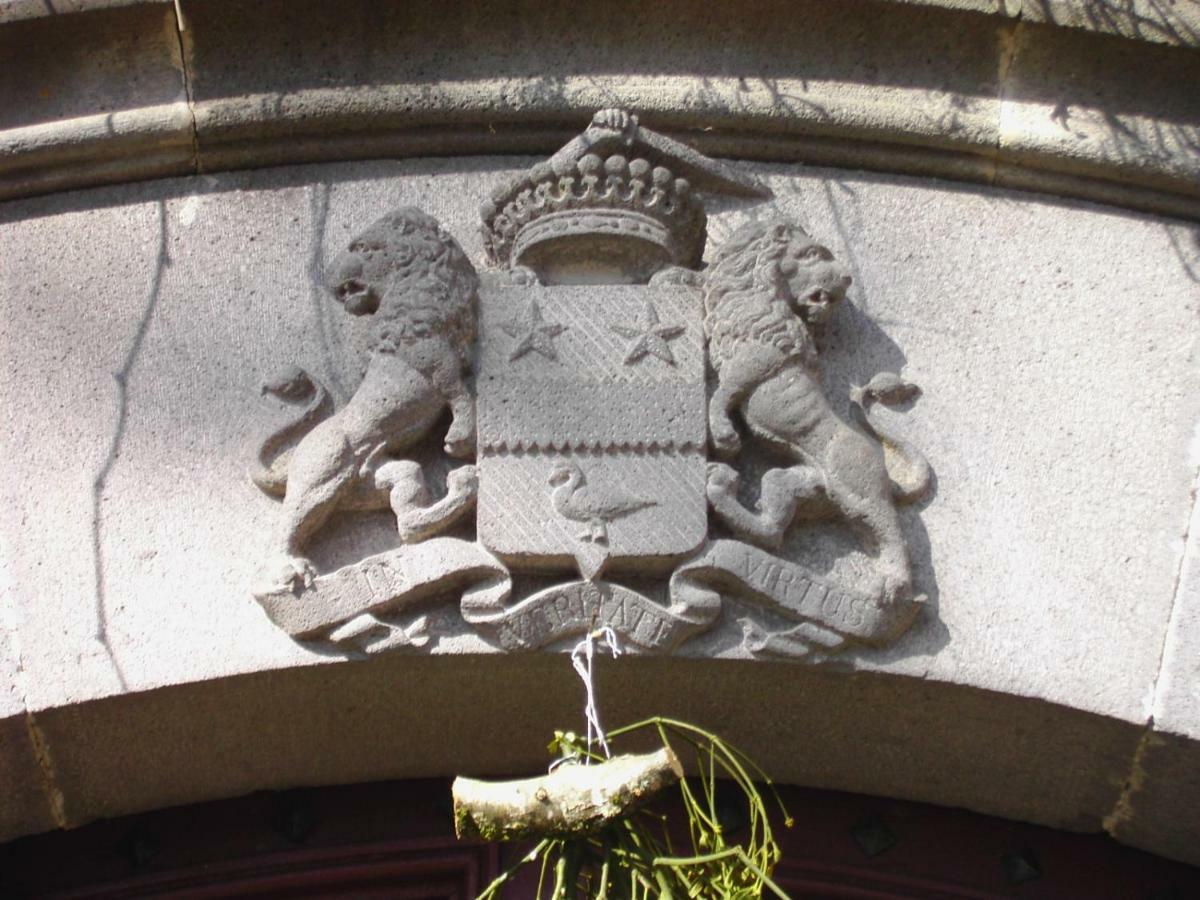 Chateau De Courbelimagne, Raulhac Bagian luar foto