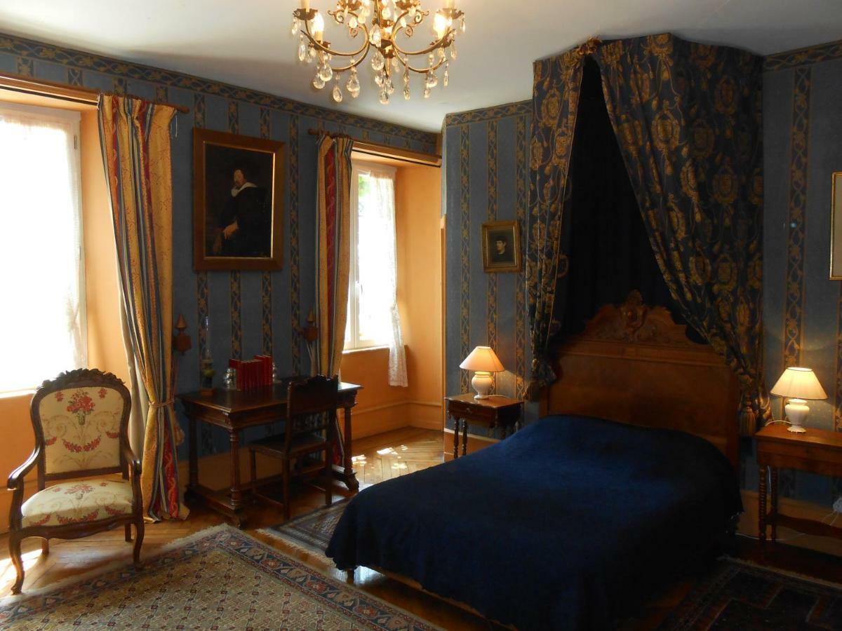 Chateau De Courbelimagne, Raulhac Bagian luar foto