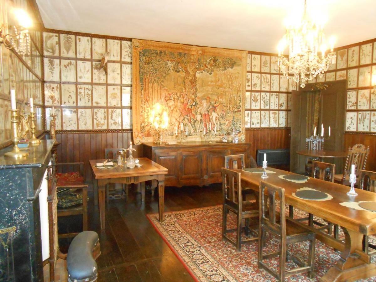 Chateau De Courbelimagne, Raulhac Bagian luar foto